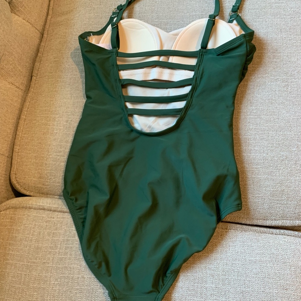 🌴👙💚 - Picture 2 of 2